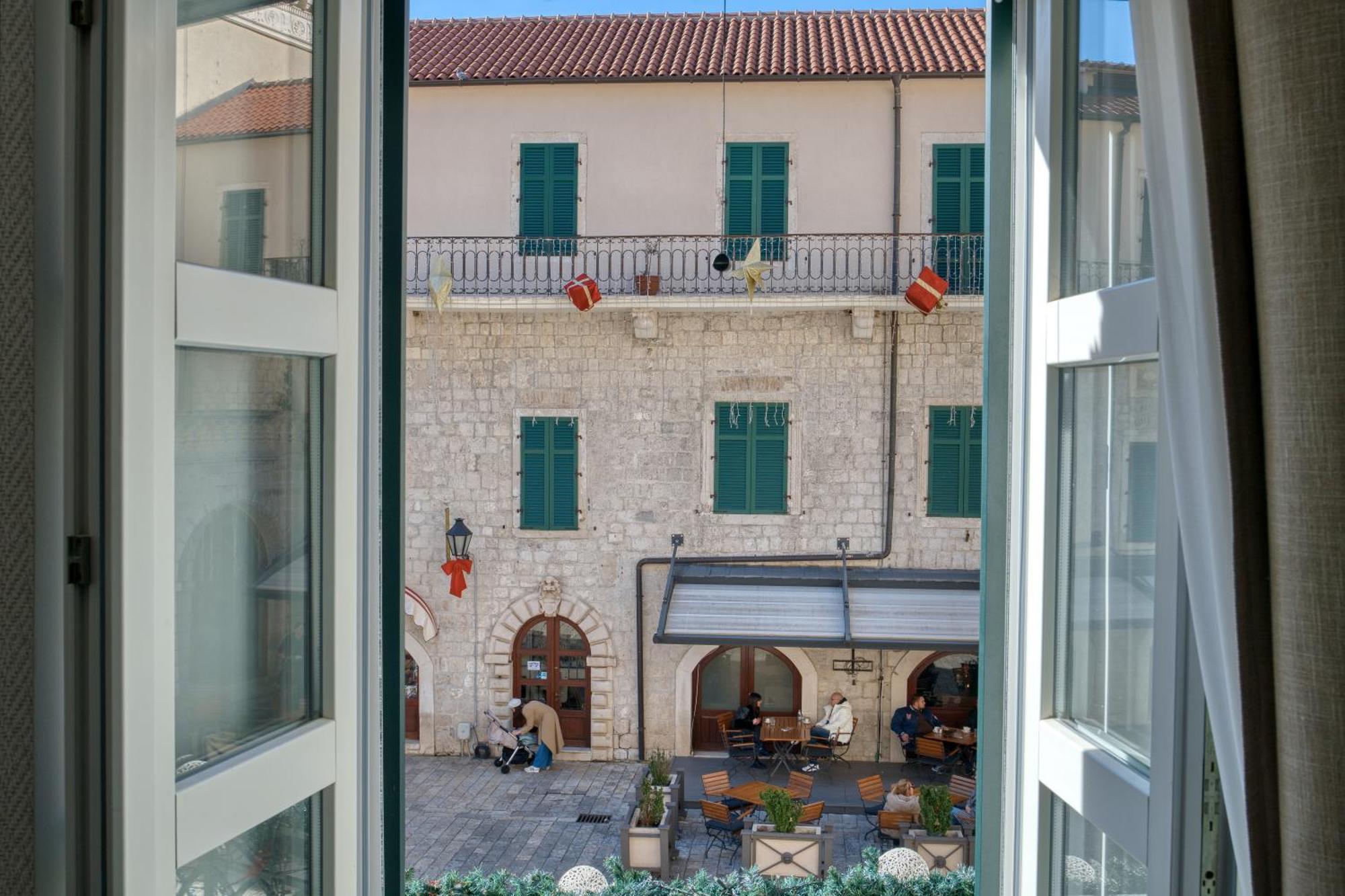 Hive Luxury Suites By Mn Property Kotor Exterior foto