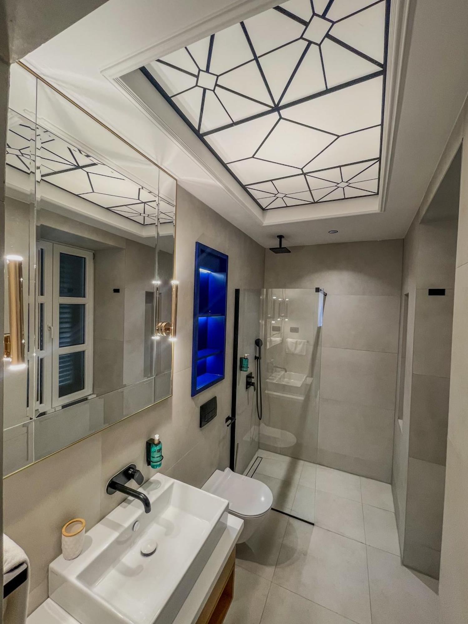 Hive Luxury Suites By Mn Property Kotor Exterior foto