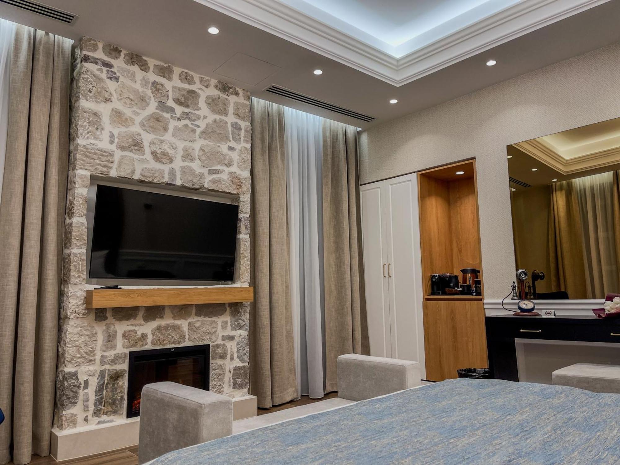 Hive Luxury Suites By Mn Property Kotor Exterior foto